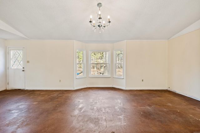 8422 Robinwood Dr, Mabelvale, AR 72103