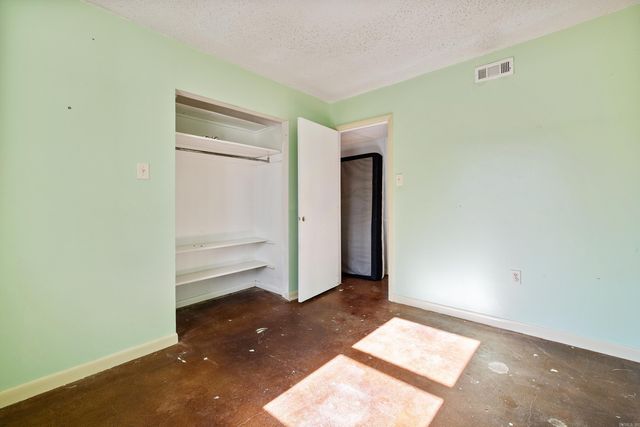 8422 Robinwood Dr, Mabelvale, AR 72103