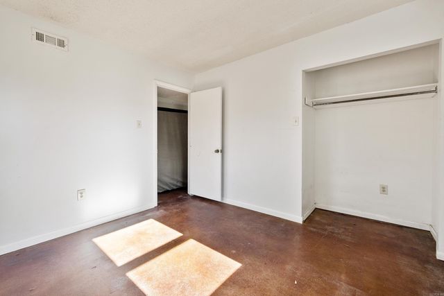 8422 Robinwood Dr, Mabelvale, AR 72103