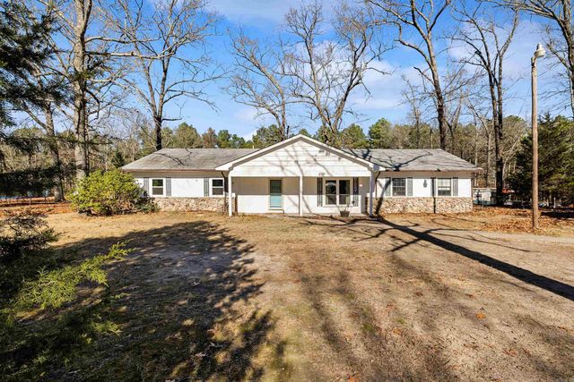 8422 Robinwood Dr, Mabelvale, AR 72103