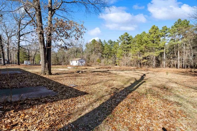 8422 Robinwood Dr, Mabelvale, AR 72103