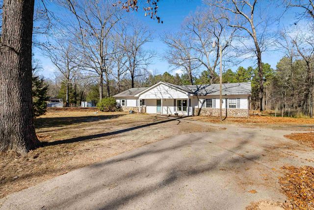 8422 Robinwood Dr, Mabelvale, AR 72103