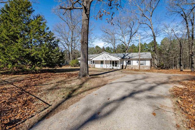 8422 Robinwood Dr, Mabelvale, AR 72103