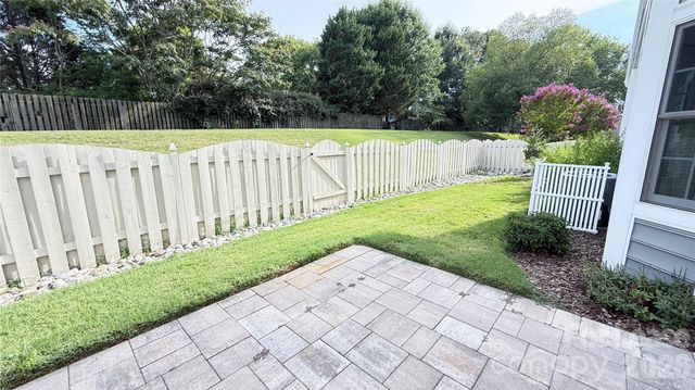 9128 Twilight Hill Court, Charlotte, NC 28277