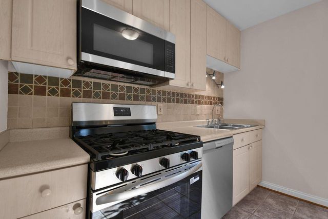 239 N Kellner Road, Columbus, OH 43209