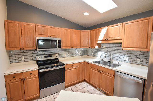 1729 49th Street S, Fargo, ND 58103