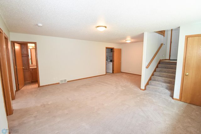 1729 49th Street S, Fargo, ND 58103
