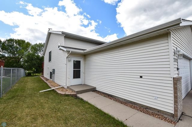 1729 49th Street S, Fargo, ND 58103