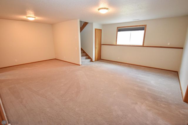 1729 49th Street S, Fargo, ND 58103