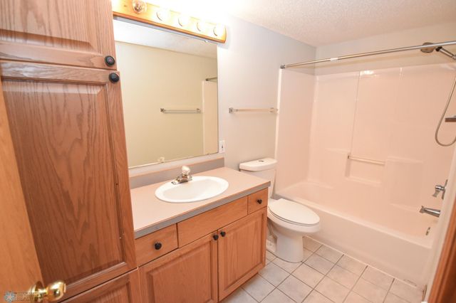 1729 49th Street S, Fargo, ND 58103