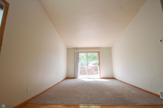 1729 49th Street S, Fargo, ND 58103