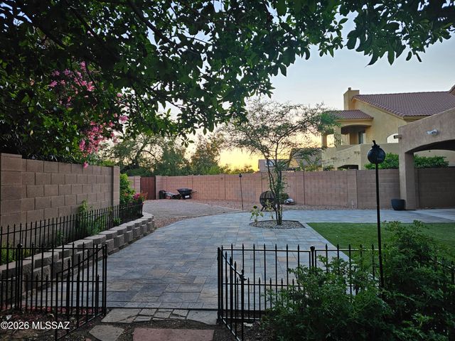 10454 E Rita Ranch Crossing Circle, Tucson, AZ 85747