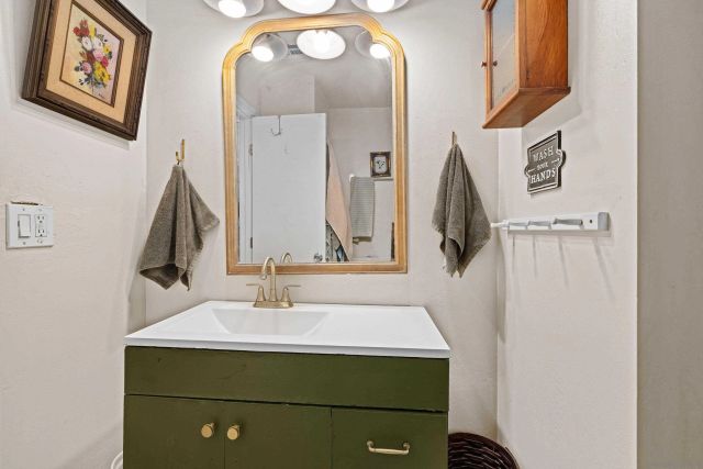 9750 Ivanho St, Spring Valley, CA 91977