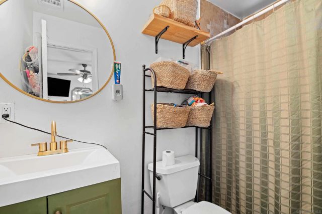 9750 Ivanho St, Spring Valley, CA 91977