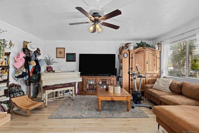 9750 Ivanho St, Spring Valley, CA 91977