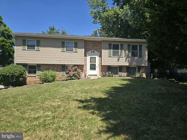1047 CELESTE DRIVE, Shippensburg, PA 17257