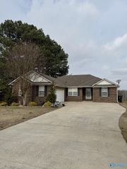 1797 Ready Section Road, Toney, AL 35773
