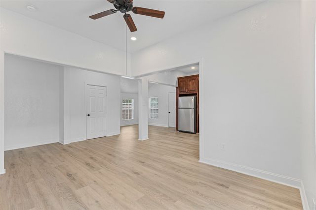 512 E Willingham Street, Cleburne, TX 76031