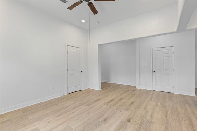 512 E Willingham Street, Cleburne, TX 76031