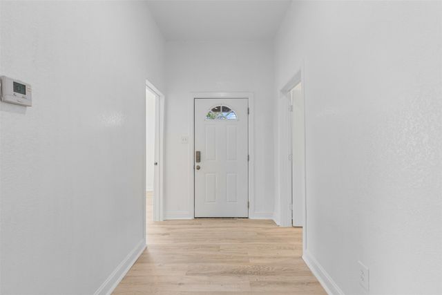 512 E Willingham Street, Cleburne, TX 76031