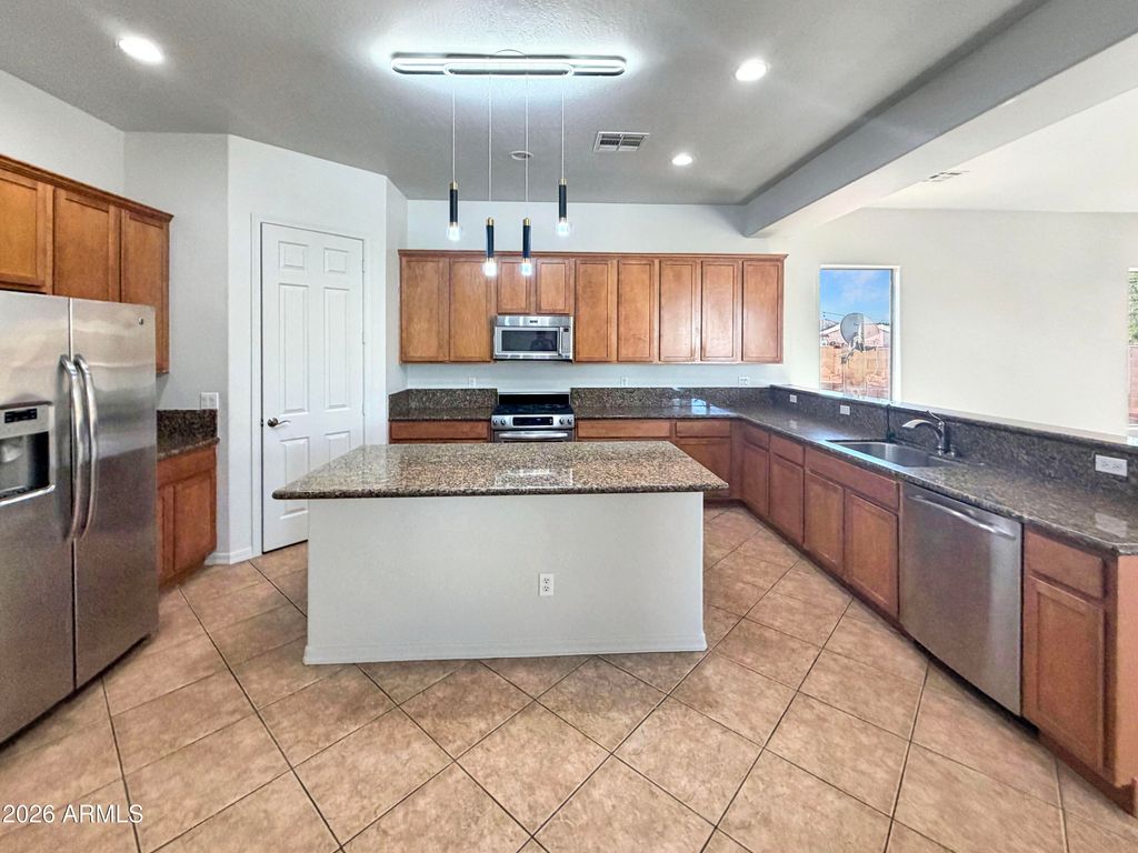 8027 W SAN MIGUEL Avenue, Glendale, AZ 85303 — photo 2