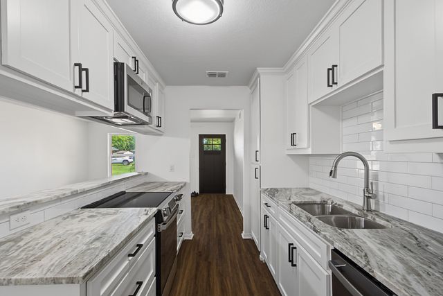 815 Steve Ct, Sanger, TX 76266