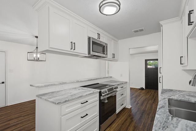 815 Steve Ct, Sanger, TX 76266