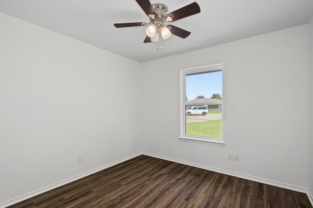 815 Steve Ct, Sanger, TX 76266