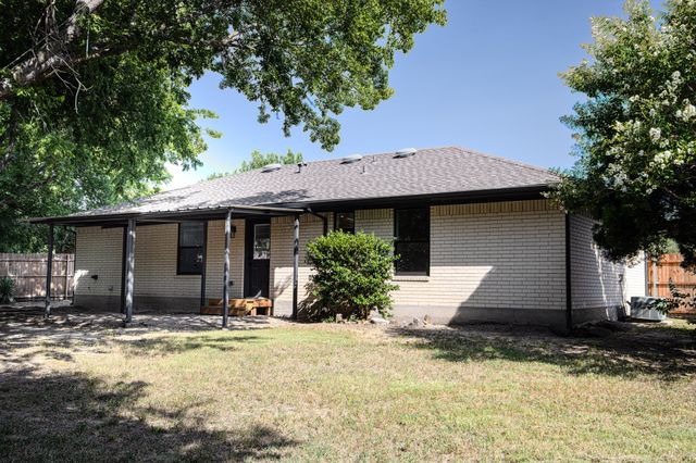 815 Steve Ct, Sanger, TX 76266