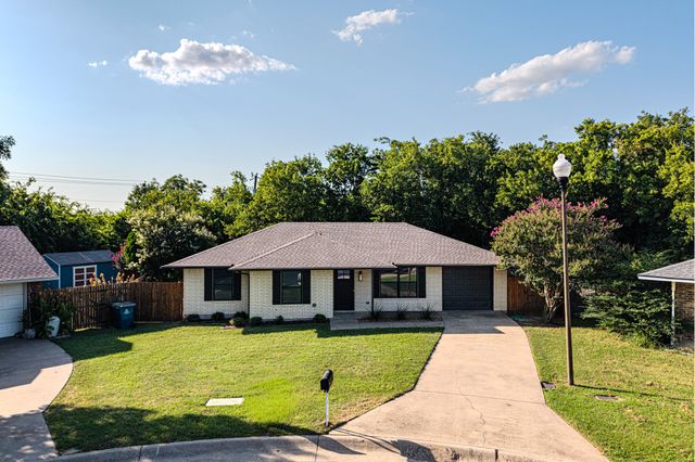 815 Steve Ct, Sanger, TX 76266