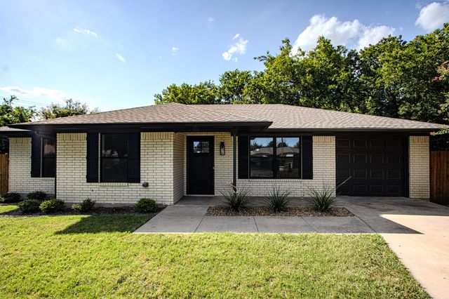 815 Steve Ct, Sanger, TX 76266