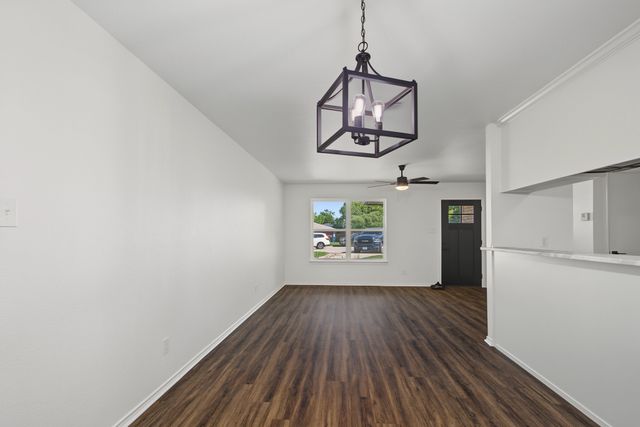 815 Steve Ct, Sanger, TX 76266