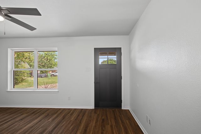 815 Steve Ct, Sanger, TX 76266