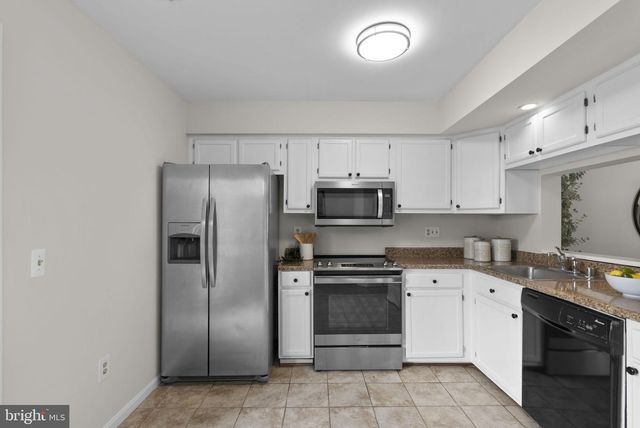 9611 HINGSTON DOWNS, Columbia, MD 21046