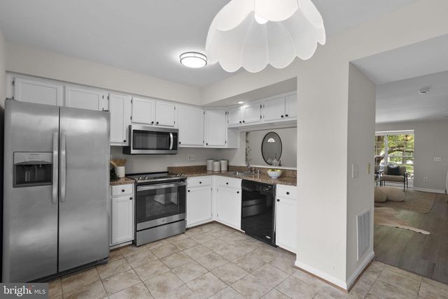 9611 HINGSTON DOWNS, Columbia, MD 21046