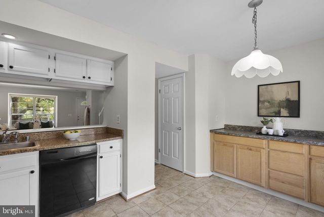 9611 HINGSTON DOWNS, Columbia, MD 21046
