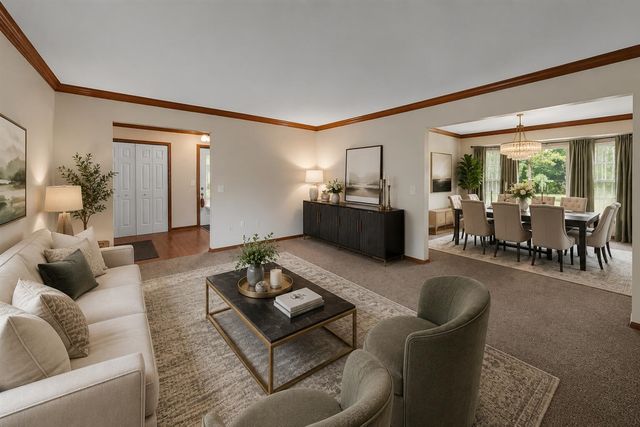 25872 Hunt Club Boulevard, Farmington, MI 48335