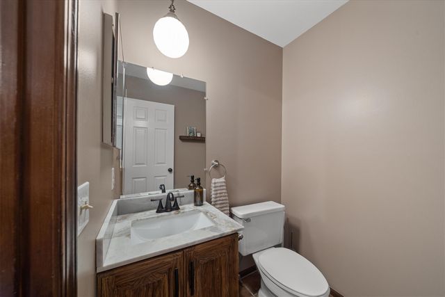 25872 Hunt Club Boulevard, Farmington, MI 48335
