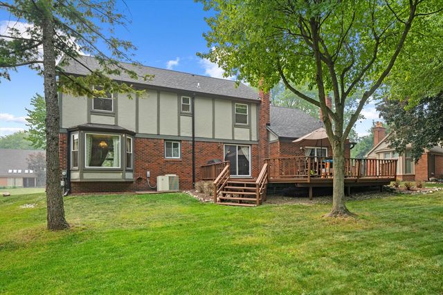 25872 Hunt Club Boulevard, Farmington, MI 48335