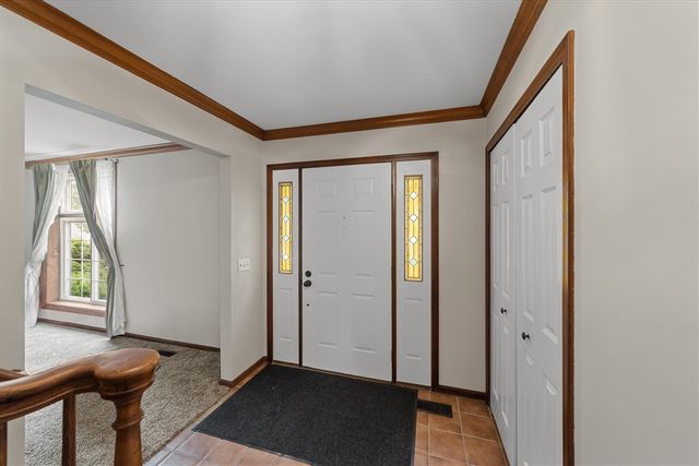 25872 Hunt Club Boulevard, Farmington, MI 48335