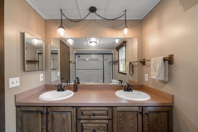 25872 Hunt Club Boulevard, Farmington, MI 48335