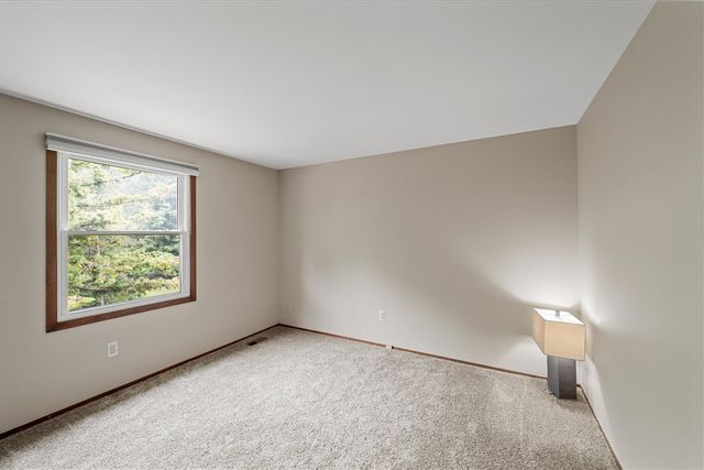 25872 Hunt Club Boulevard, Farmington, MI 48335