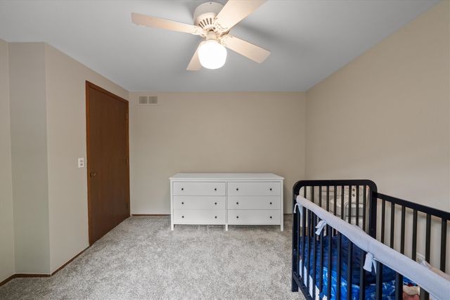 25872 Hunt Club Boulevard, Farmington, MI 48335
