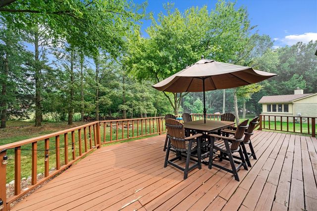 25872 Hunt Club Boulevard, Farmington, MI 48335