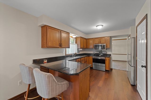 25872 Hunt Club Boulevard, Farmington, MI 48335
