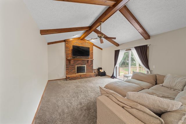 25872 Hunt Club Boulevard, Farmington, MI 48335