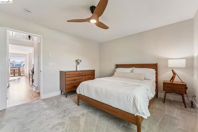 194 Lakeshore Ct, Richmond, CA 94804