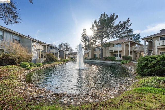 194 Lakeshore Ct, Richmond, CA 94804