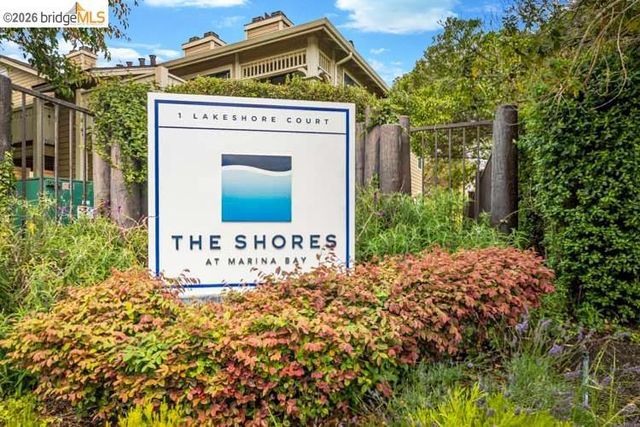194 Lakeshore Ct, Richmond, CA 94804