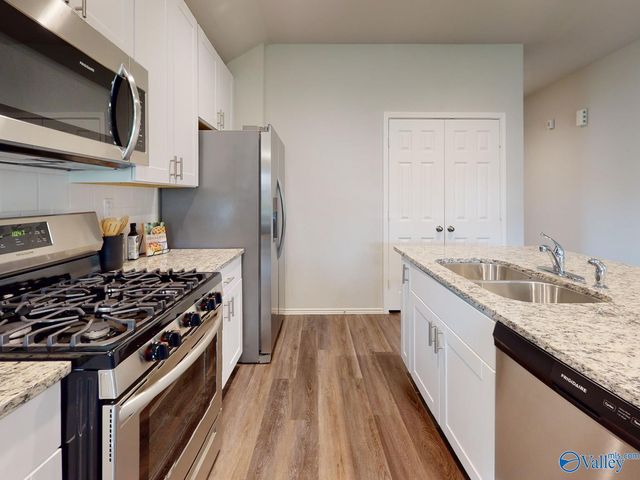 4021 White River, Decatur, AL 35603